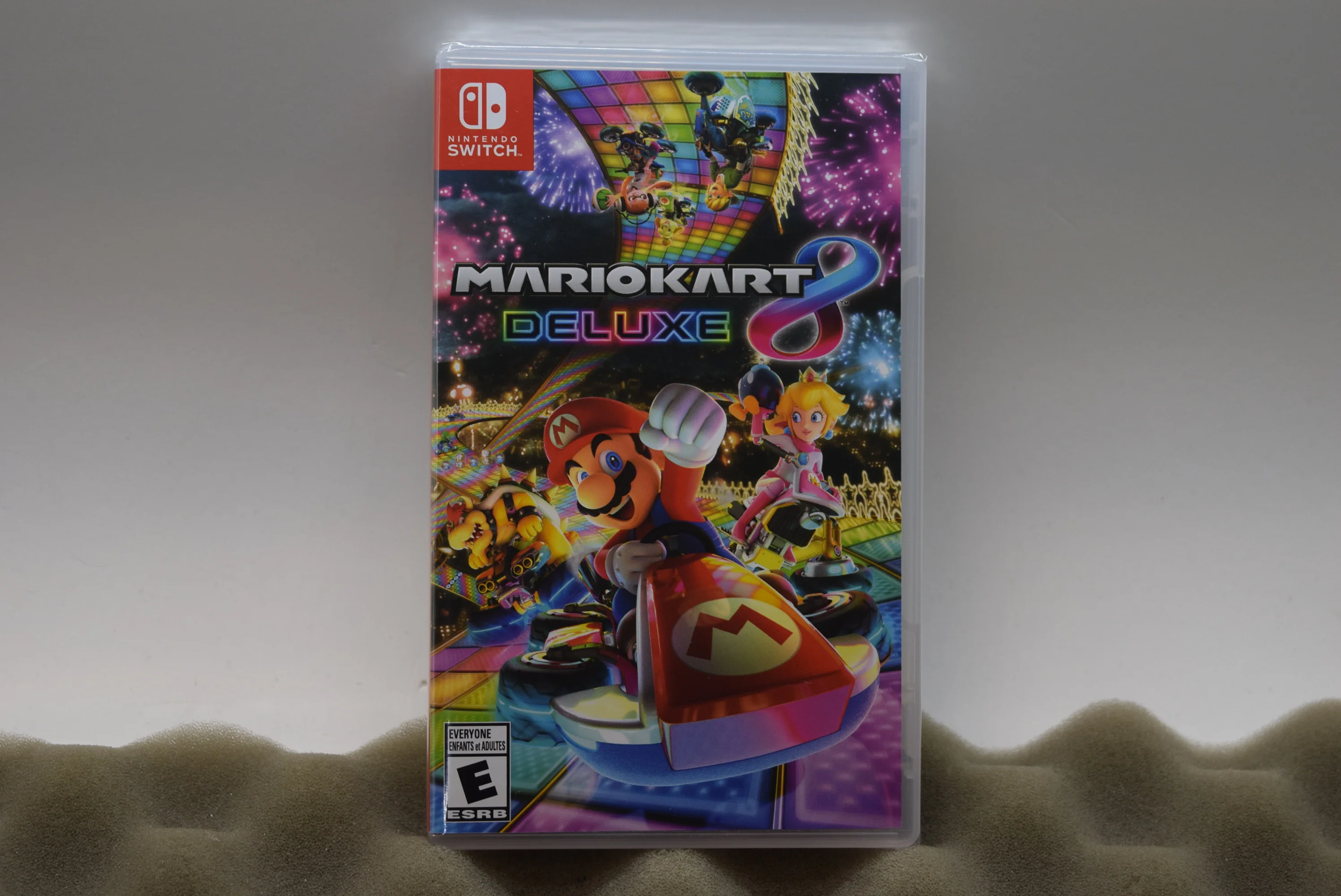 Mario Kart 8 Deluxe (Nintendo Switch, 2017) - NEW Sealed - Image 3