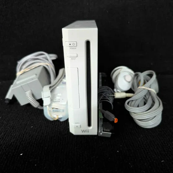 Nintendo Wii Bundle Console: White - (Tested & Ready To Play)